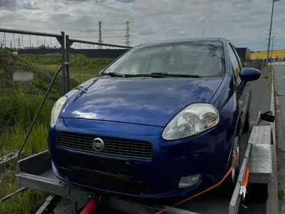 Usata Fiat Grande Punto 77 CV (56 kW) 2006 Blu Utilitaria