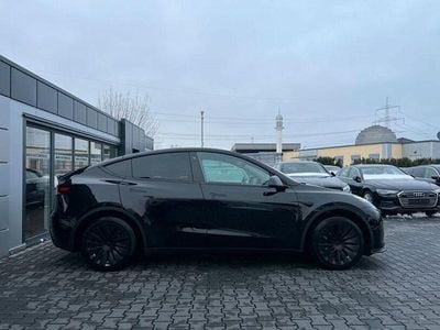 Schwarz Gebraucht 2023 Tesla Model Y Standard Range SUV | 29.890 € (Guter Preis)
