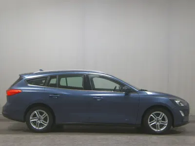 Gebraucht Ford Focus Cool & Connect 120 PS (88 kW) 2020 Chromablau metallic Limousine