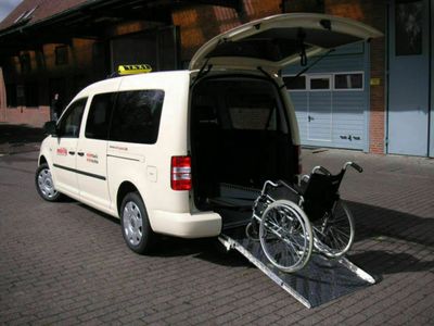 gebraucht VW Caddy Maxi Trendline BlueMotion Rollstuhl TAXI