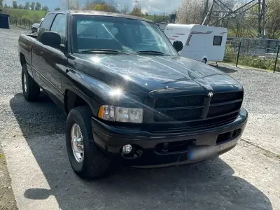 Usata Dodge Magnum 245 CV (180 kW) 1998 Nero SUV