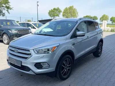 Gebraucht Ford Kuga Titanium 182 PS (133 kW) 2017 Silber SUV