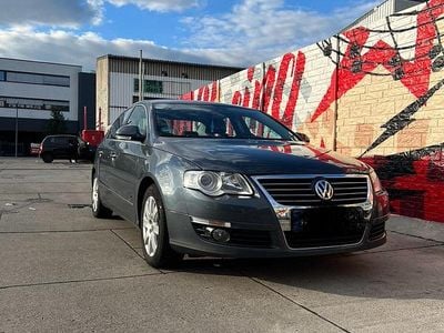Grau Gebraucht 2008 VW Passat Limousine | 2.600 € (Guter Preis)