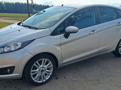 Gebraucht Ford Fiesta Trend 82 PS (60 kW) 2015 Silber Kleinwagen