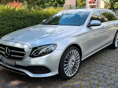 Gebraucht Mercedes E220 Avantgarde 194 PS (142 kW) 2020 Silber Kombi