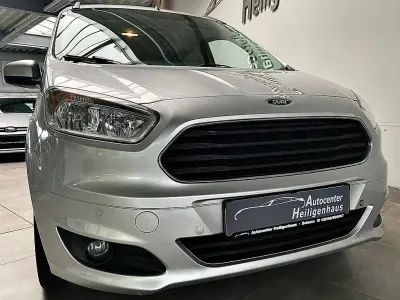 Gebraucht Ford Tourneo Courier Titanium 101 PS (74 kW) 2016 Silber Van / Kleinbus
