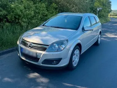 Gebraucht Opel Astra 125 PS (91 kW) 2006 Silber Limousine