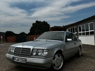 Gebraucht Mercedes 230 132 PS (97 kW) 1987 Silber Coupé