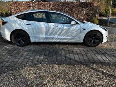 Gebraucht Tesla Model 3 Standard Range 208 kW (283 PS) 2022 Weiß Limousine