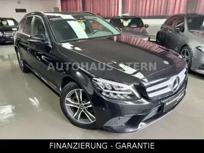 Gebraucht Mercedes C180 122 PS (89 kW) 2019 Schwarz Kombi