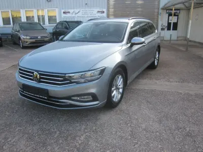 Gebraucht VW Passat Business 150 PS (110 kW) 2023 Silber Kombi