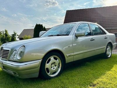 Mercedes E280