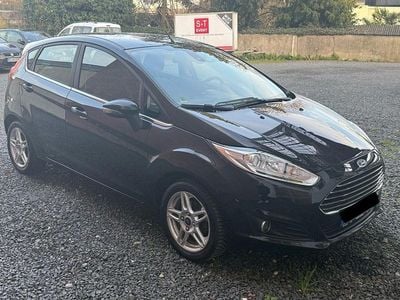 Schwarz Gebraucht 2014 Ford Fiesta Titanium Kleinwagen | 3.699 € (Fairer Preis)