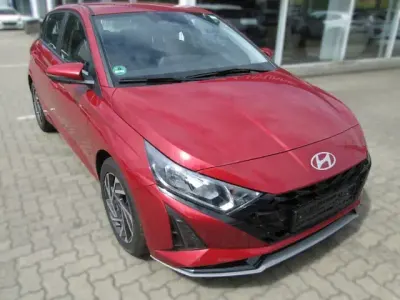 Gebraucht Hyundai i20 Trend 101 PS (74 kW) 2025 Rot Kleinwagen
