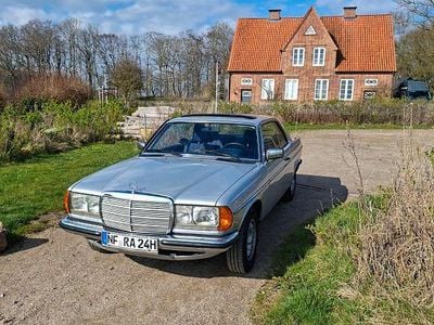 Usata Mercedes 230 109 CV (80 kW) 1979 Argento Coupé