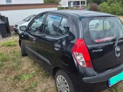 Gebraucht Hyundai i10 Pure 67 PS (49 kW) 2009 Schwarz Kleinwagen