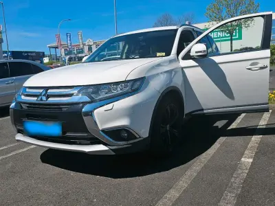Gebraucht Mitsubishi Outlander 150 PS (110 kW) 2016 Weiß SUV
