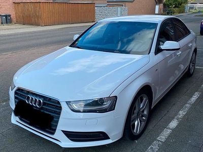 Weiß Gebraucht 2012 Audi A4 S-Line Limousine | 8.900 € (Etwas zu teuer)
