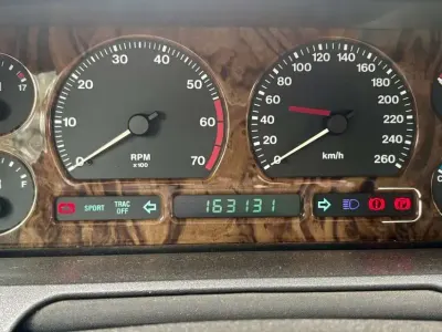 Gebraucht Jaguar X300 211 PS (155 kW) 1996 Violett Limousine