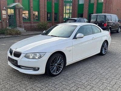 Weiß Gebraucht 2012 BMW 320 Cabriolet Comfort Edition Cabrio | 7.995 € (Superpreis)