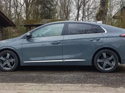 Gebraucht Hyundai Ioniq Premium 141 PS (103 kW) 2020 Grau Kleinwagen