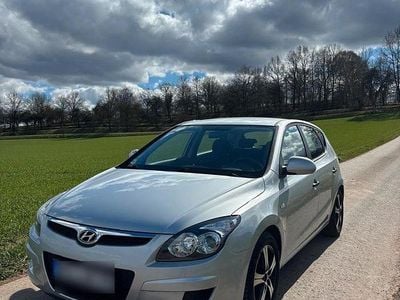 Gebraucht Hyundai i30 Comfort 109 PS (80 kW) 2010 Schwarz Limousine