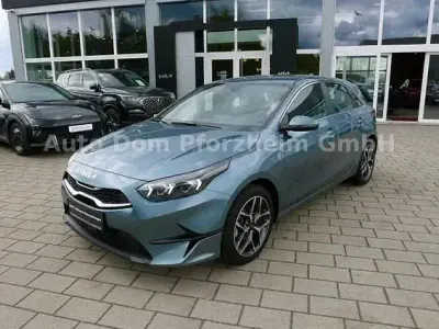 Gebraucht Kia Ceed Spirit 140 PS (102 kW) 2025 Grau Kleinwagen