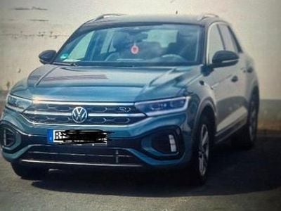 Second-hand VW T-Roc R-line 150 CP (110 kW) 2024 Andere farben SUV