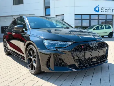 Neu Audi RS3 Sport 400 PS (294 kW) 2026 Schwarz Limousine