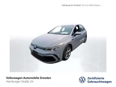 Gebraucht VW Golf VIII R-line 131 PS (96 kW) 2024 Mondsteingrau Limousine