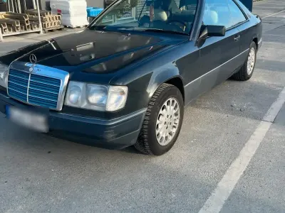 Gebraucht Mercedes 230 132 PS (97 kW) 1990 Schwarz Coupé