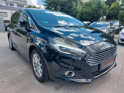 Gebraucht Ford S-MAX Titanium 179 PS (131 kW) 2016 Schwarz Van / Kleinbus