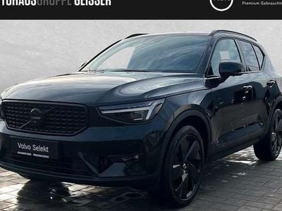 Neu Volvo XC40 Plus 163 PS (119 kW) 2025 Schwarz SUV