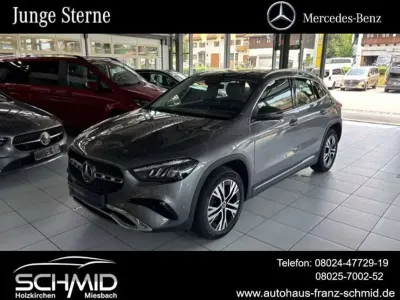 Gebraucht Mercedes GLA250 Advanced 163 PS (119 kW) 2023 Metalliclack mountaingrau SUV