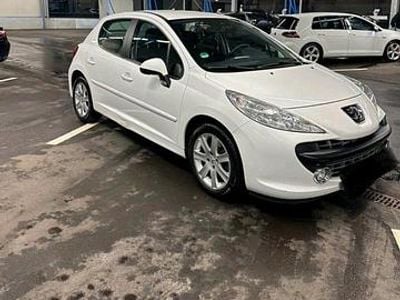 Gebraucht Peugeot 207 120 PS (88 kW) 2009 Weiß Kleinwagen
