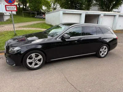 Gebraucht Mercedes E220 Avantgarde 194 PS (142 kW) 2017 Schwarz Limousine