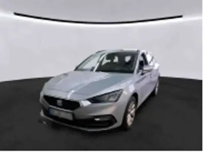 Używany Seat Leon Style 150 KM (110 kW) 2024 Srebrny Kombi