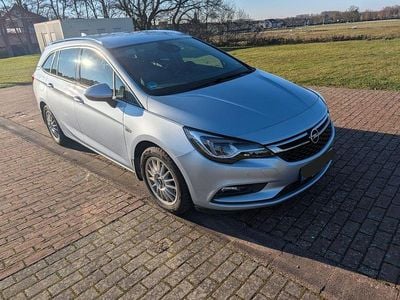 Blau Gebraucht 2017 Opel Astra Ultimate Kombi | 10.899 € (Guter Preis)