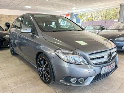 Gebraucht Mercedes B200 156 PS (114 kW) 2014 Grau Van / Kleinbus