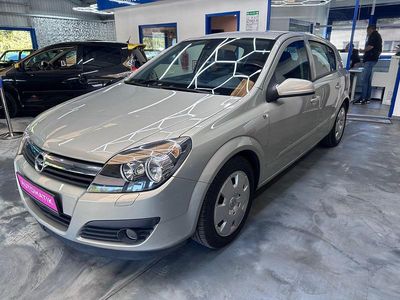 Gebraucht Opel Astra Edition 105 PS (77 kW) 2006 Gold Kombi