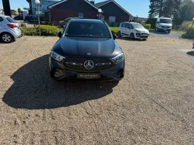 Używany Mercedes GLC300 AMG 269 KM (197 kW) 2023 Szary SUV