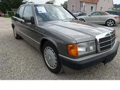 Gebraucht Mercedes 190 136 PS (100 kW) 1991 Grau Limousine