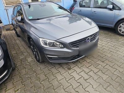 Second-hand Volvo V60 181 CP (133 kW) 2015 Andere farben Break