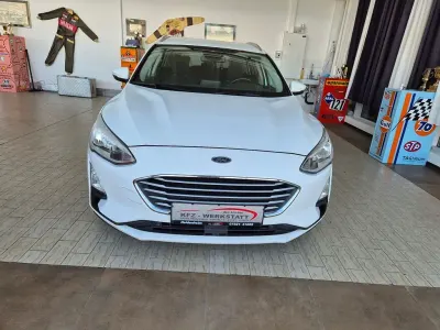 Gebraucht Ford Focus Cool & Connect 120 PS (88 kW) 2019 Weiß Limousine