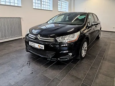 Gebraucht Citroën C4 SELECTION 131 PS (96 kW) 2015 Schwarz Kleinwagen