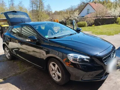 Usata Volvo V40 You! 114 CV (83 kW) 2014 Nero Berlina