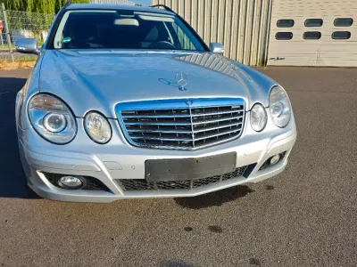 Gebraucht Mercedes E220 Elegance 170 PS (125 kW) 2008 Silber Kombi