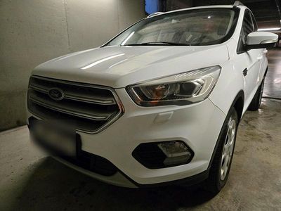Gebraucht Ford Kuga 120 PS (88 kW) 2018 Weiß SUV