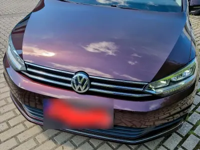 Gebraucht VW Touran 150 PS (110 kW) 2018 Rot Van / Kleinbus