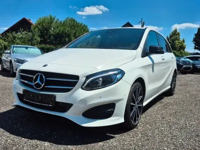 Gebraucht Mercedes B200 Night 136 PS (100 kW) 2018 Weiß Kleinwagen